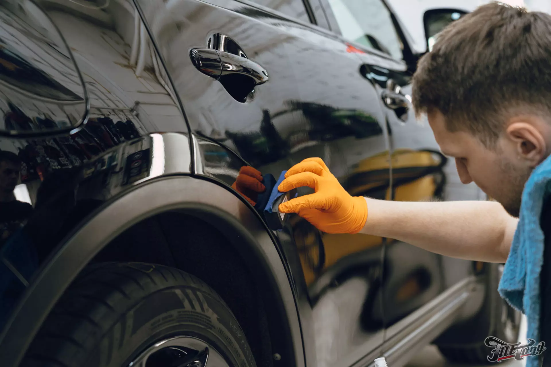 Infiniti QX70. Полировка кузова+керамика. Мойка подкапотного пространства. Химчистка салона. Окрас дисков